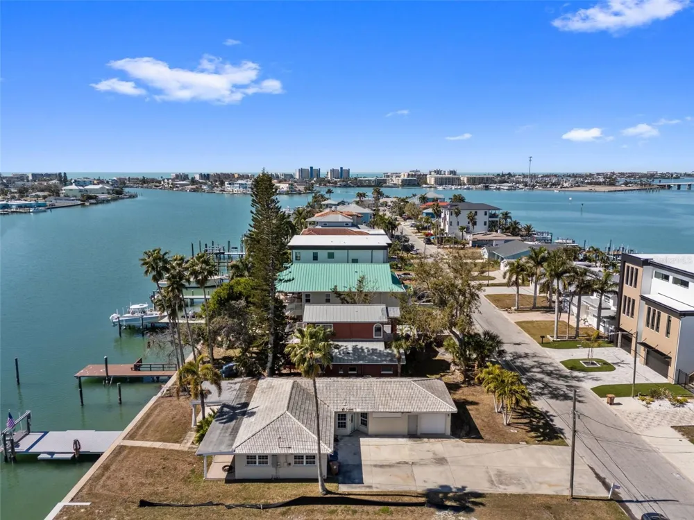 837 BAY POINT DRIVE Madeira Beach, FL 33708