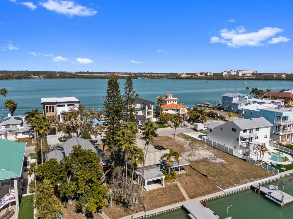 837 BAY POINT DRIVE Madeira Beach, FL 33708