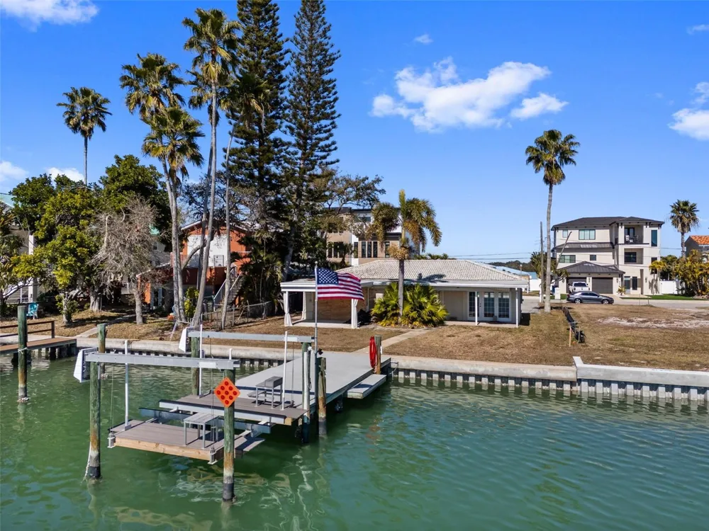 837 BAY POINT DRIVE Madeira Beach, FL 33708