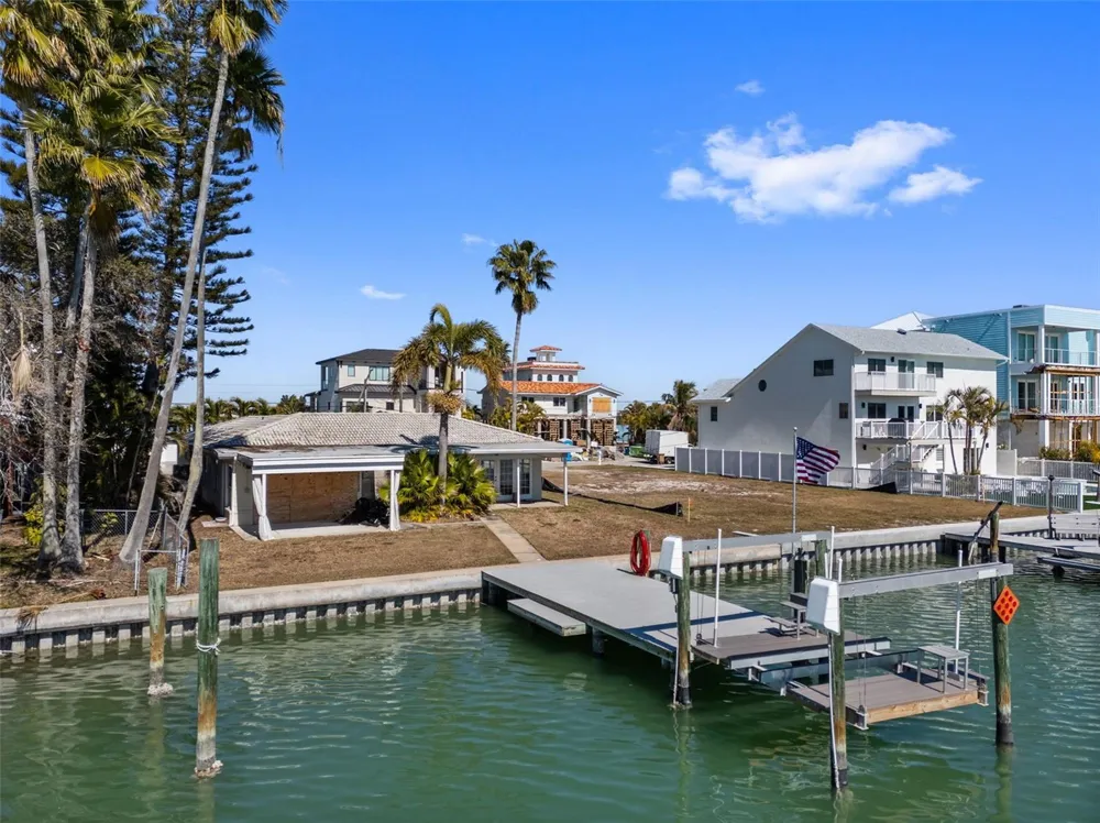 837 BAY POINT DRIVE Madeira Beach, FL 33708