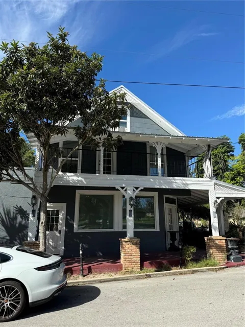 7306 EARLWOOD AVENUE #2