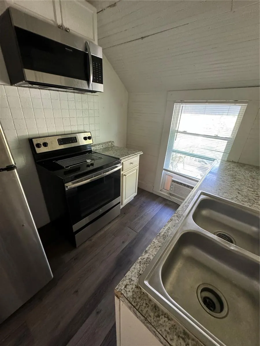 7306 EARLWOOD AVENUE #2 Mount Dora, FL 32757