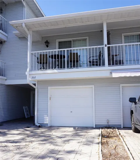 2051 VISTA DEL SOL CIRCLE #202