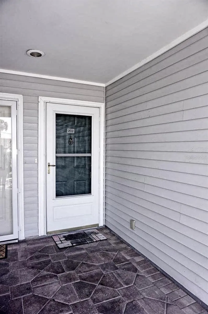 2051 VISTA DEL SOL CIRCLE #202 Lutz, FL 33558