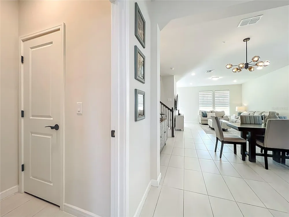 10976 LEAFSHORE LOOP Orlando, FL 32829