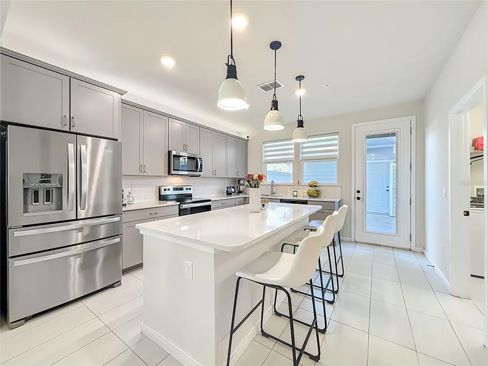 10976 LEAFSHORE LOOP Orlando, FL 32829
