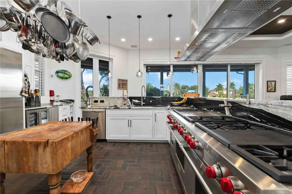 6680 GULF OF MEXICO DRIVE Longboat Key, FL 34228