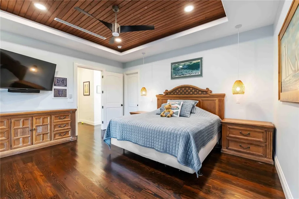 6680 GULF OF MEXICO DRIVE Longboat Key, FL 34228
