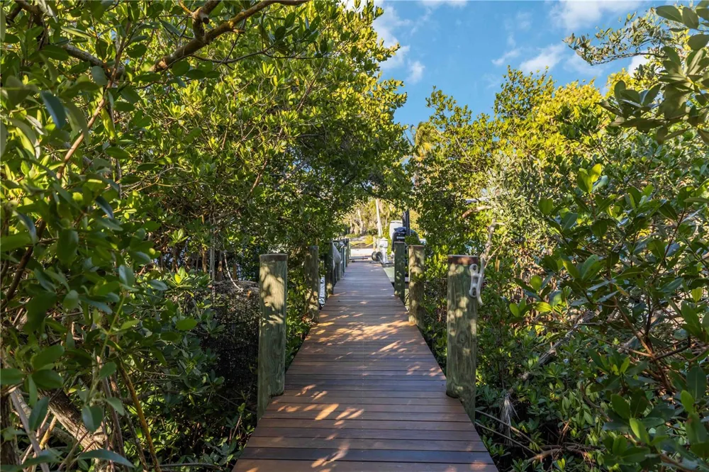 6680 GULF OF MEXICO DRIVE Longboat Key, FL 34228