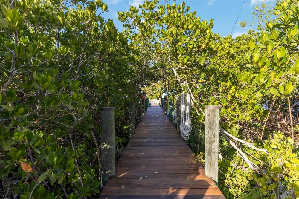 6680 GULF OF MEXICO DRIVE Longboat Key, FL 34228