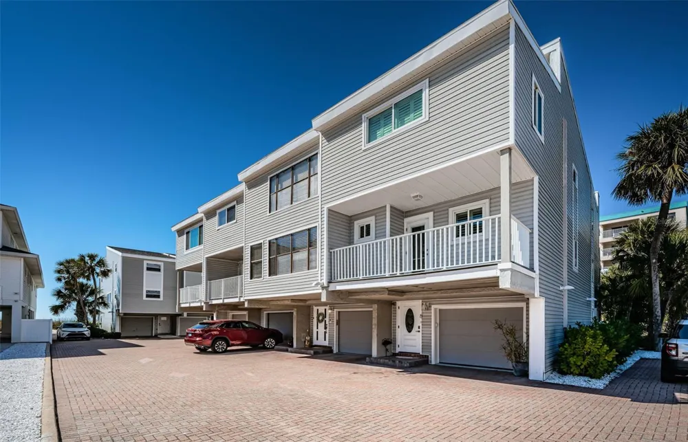 12274 1ST STREET W #8 Treasure Island, FL 33706