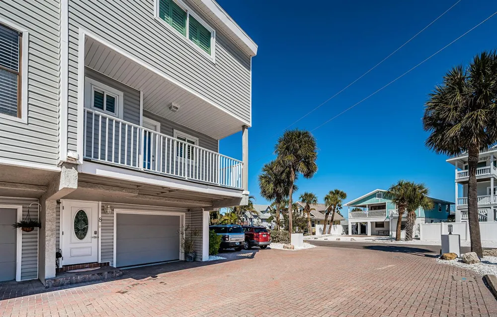 12274 1ST STREET W #8 Treasure Island, FL 33706