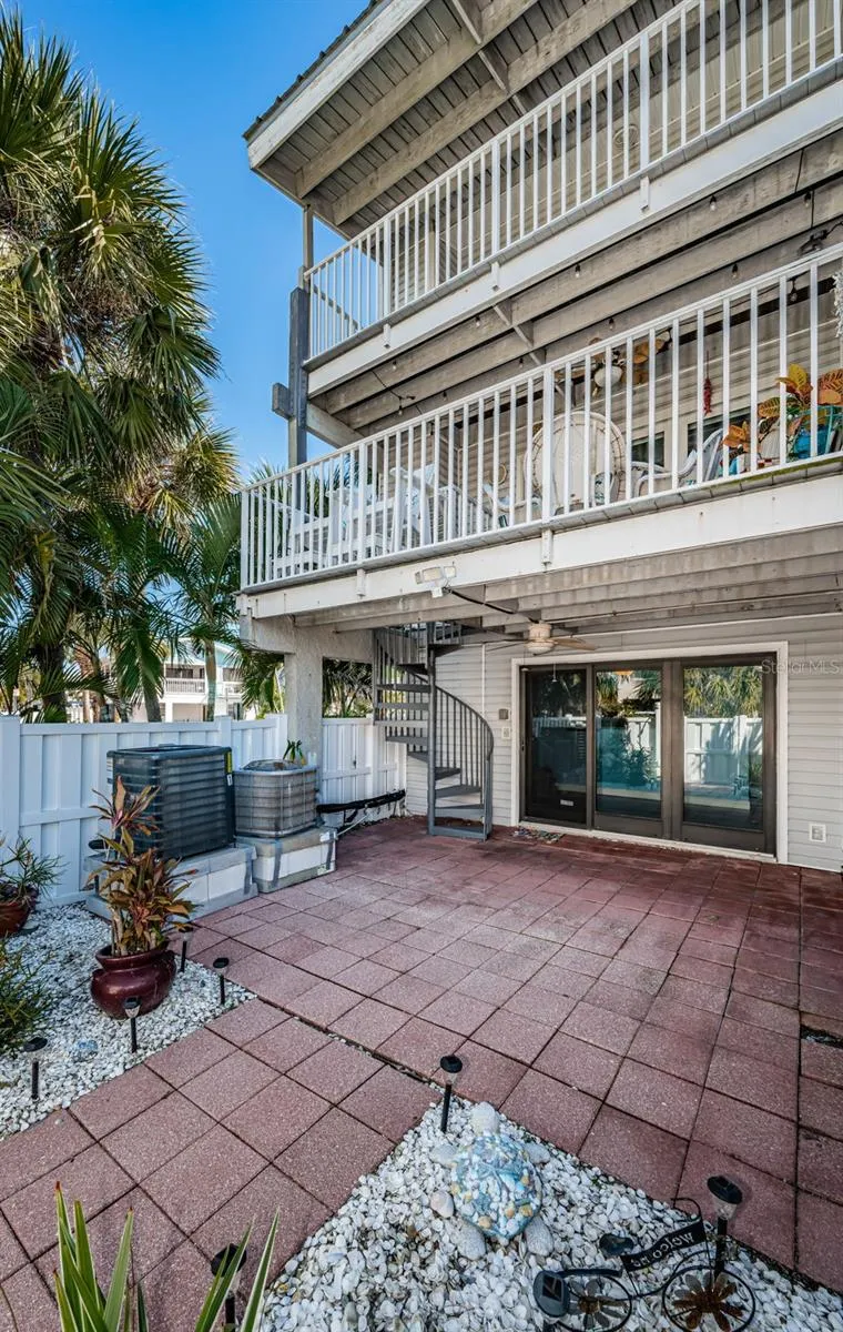 12274 1ST STREET W #8 Treasure Island, FL 33706