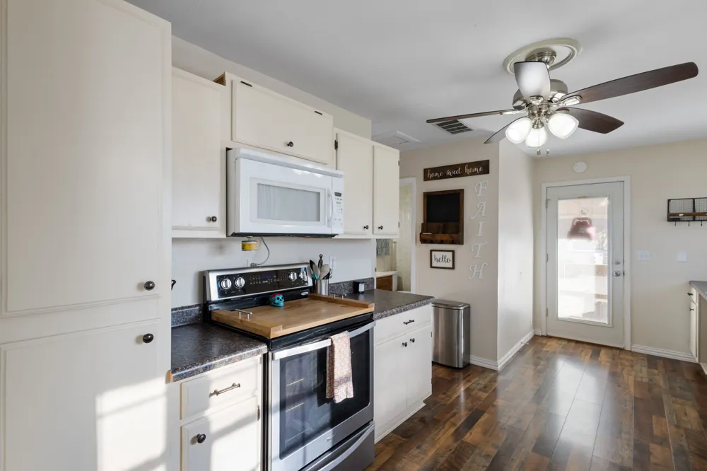 305 Cheyenne Drive Runaway Bay, TX 76426