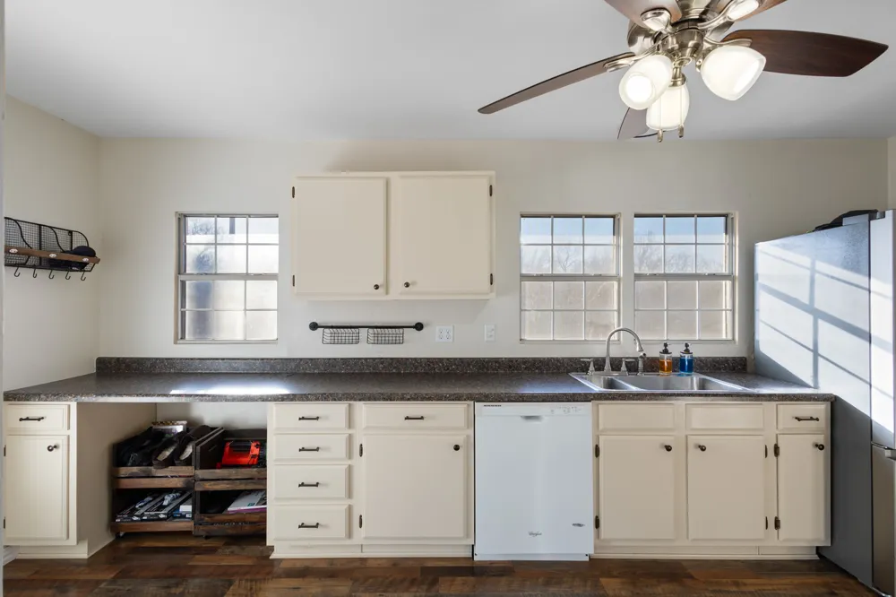 305 Cheyenne Drive Runaway Bay, TX 76426