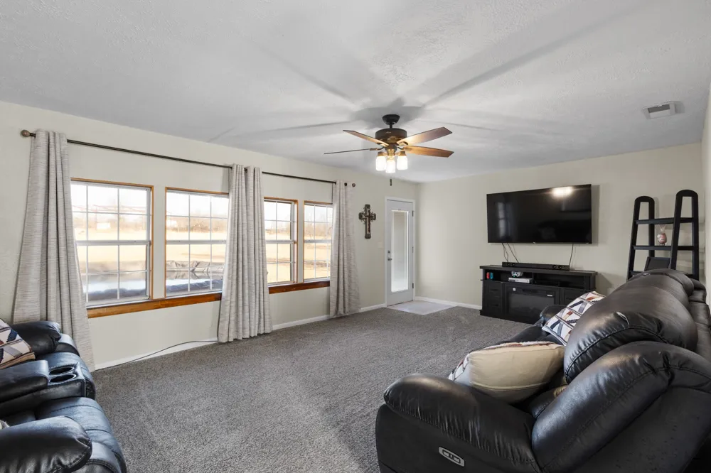 305 Cheyenne Drive Runaway Bay, TX 76426