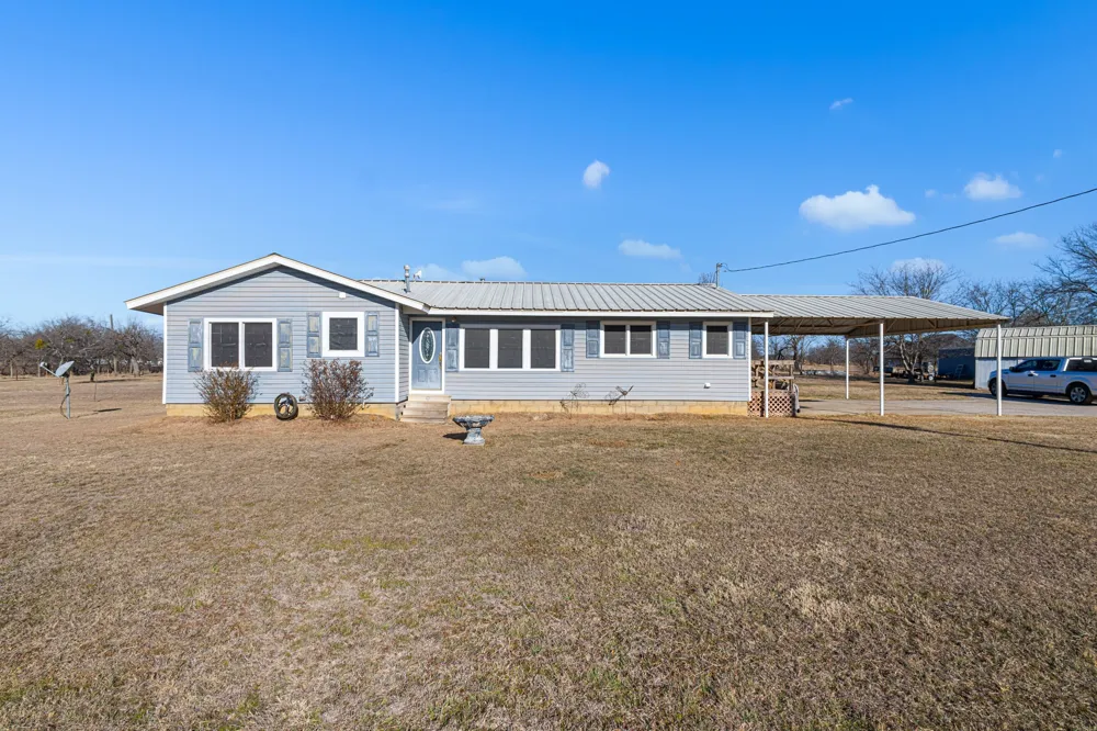 305 Cheyenne Drive Runaway Bay, TX 76426
