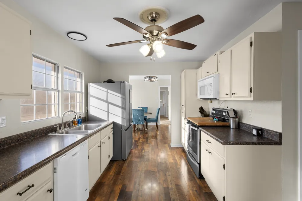 305 Cheyenne Drive Runaway Bay, TX 76426