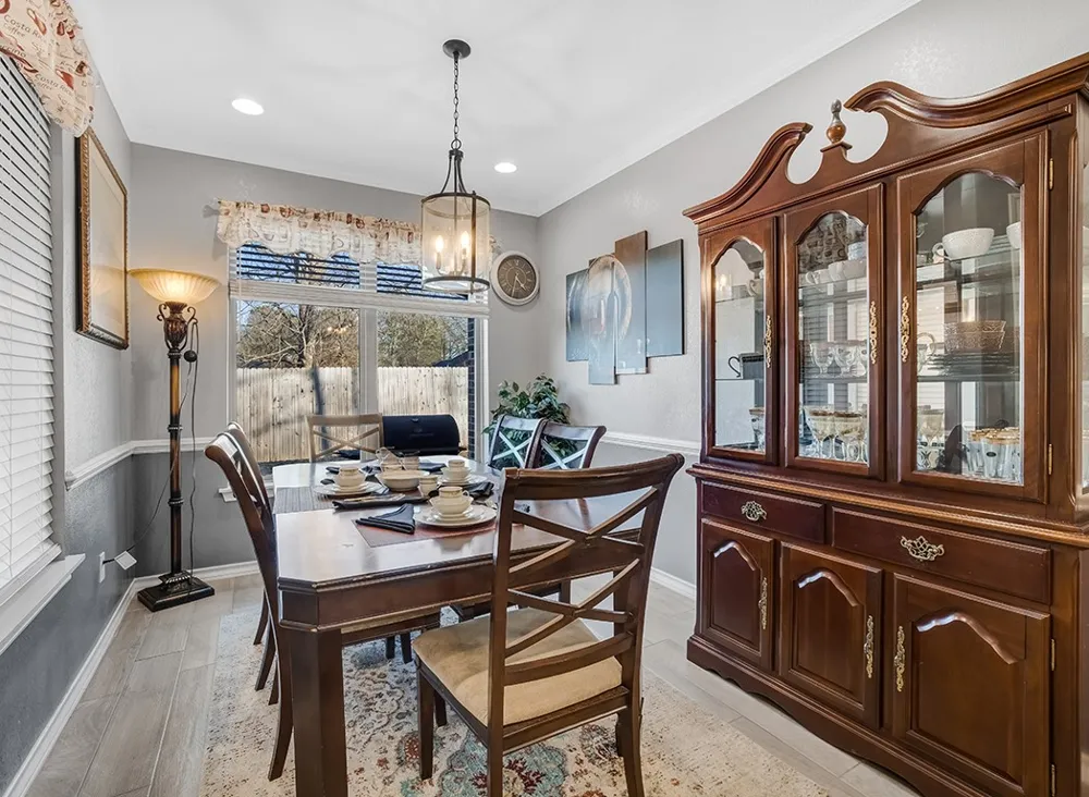 523 Mitchell Ryan Wake Village, TX 75501