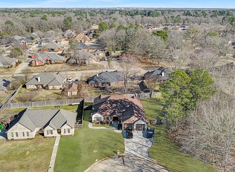 523 Mitchell Ryan Wake Village, TX 75501