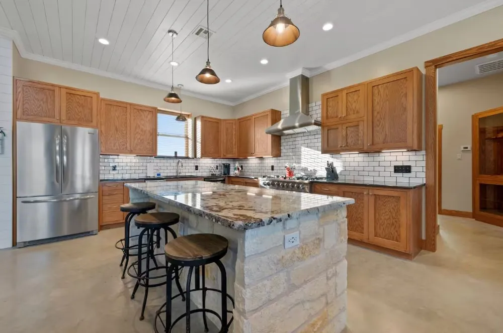 395 County Road 470 Chilton, TX 76632