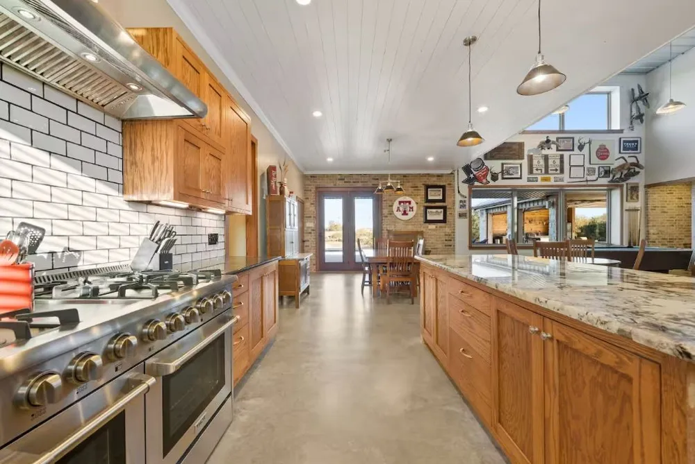 395 County Road 470 Chilton, TX 76632