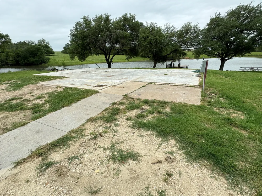 395 County Road 470 Chilton, TX 76632