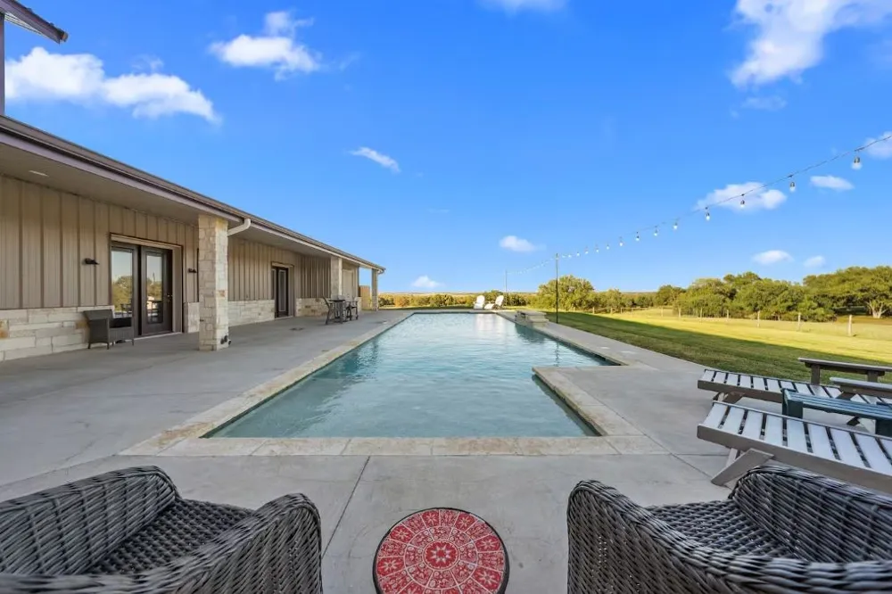 395 County Road 470 Chilton, TX 76632