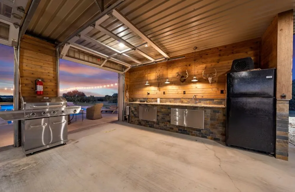 395 County Road 470 Chilton, TX 76632