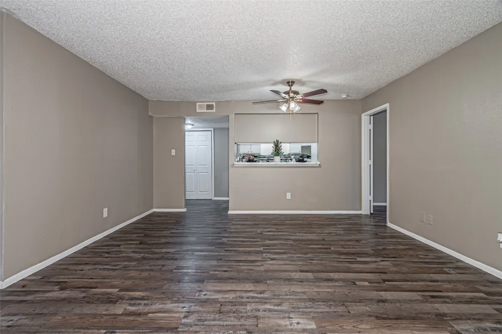 300 W Wintergreen Road #226 DeSoto, TX 75115