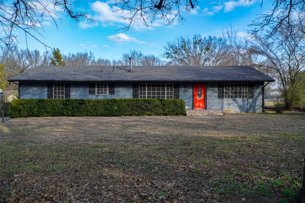 305 Eastern Street Keene, TX 76059