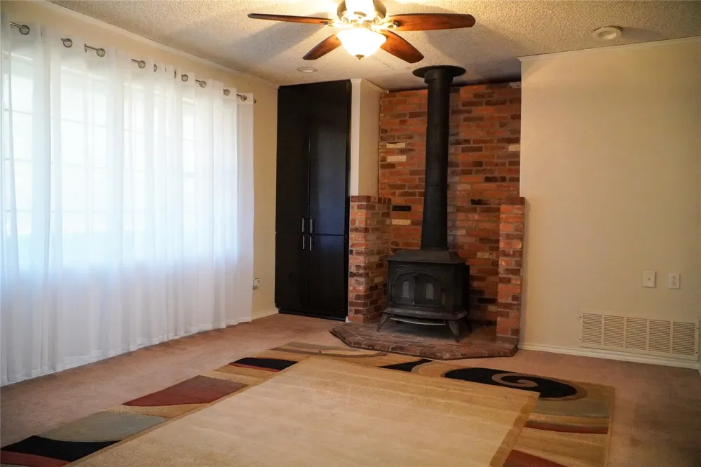 305 Eastern Street Keene, TX 76059