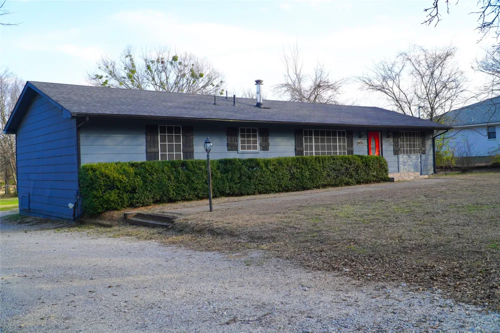 305 Eastern Street Keene, TX 76059