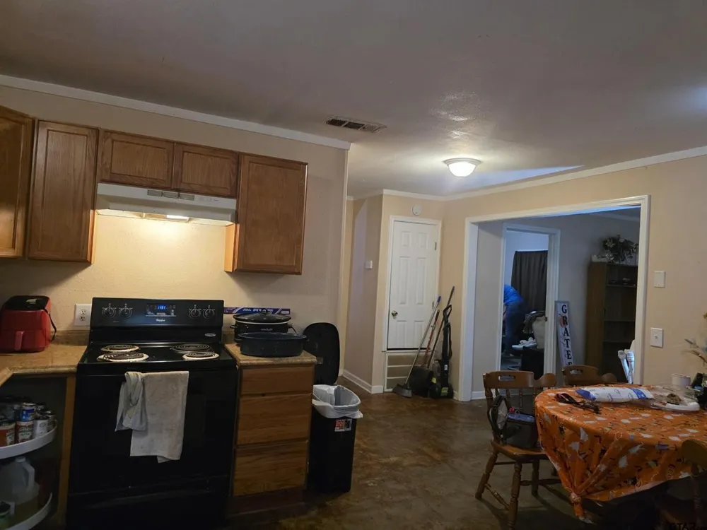 300 Walnut Naples, TX 75568