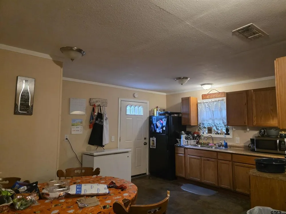 300 Walnut Naples, TX 75568