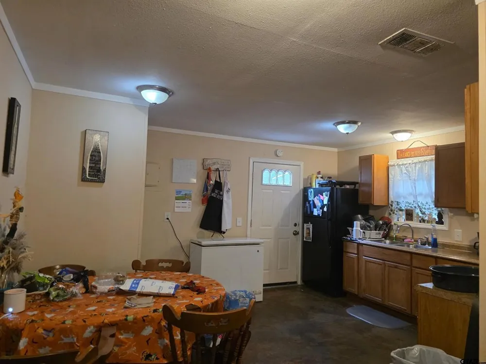 300 Walnut Naples, TX 75568