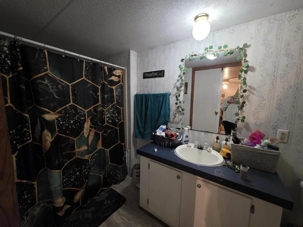 300 Walnut Naples, TX 75568