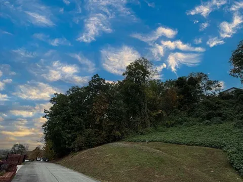 Clift Trail