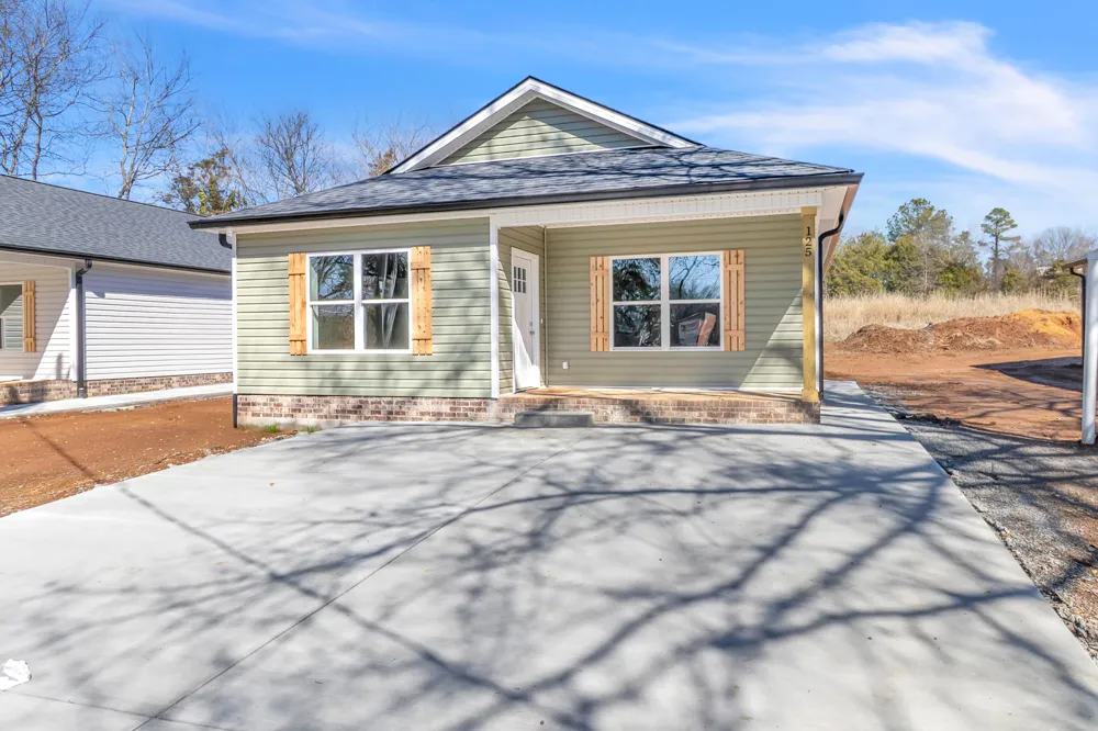 125 Lindon Street Benton, TN 37307