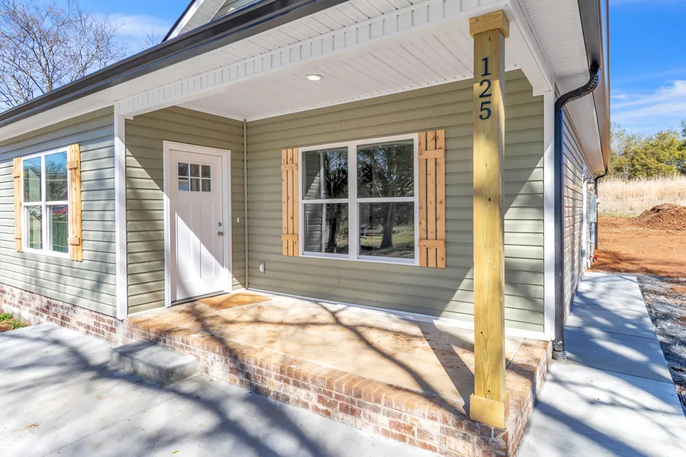 125 Lindon Street Benton, TN 37307