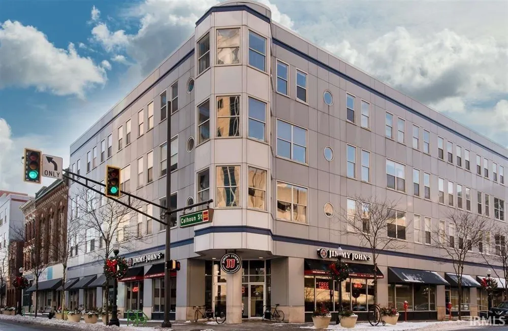 113 W Wayne Street #202