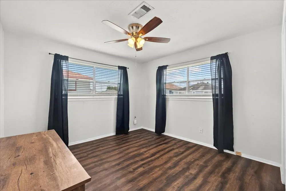 868 Bonita Street Bayou Vista, TX 77563