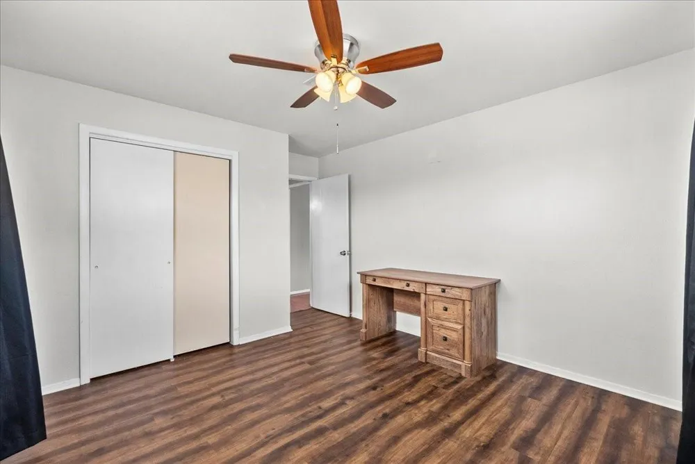 868 Bonita Street Bayou Vista, TX 77563