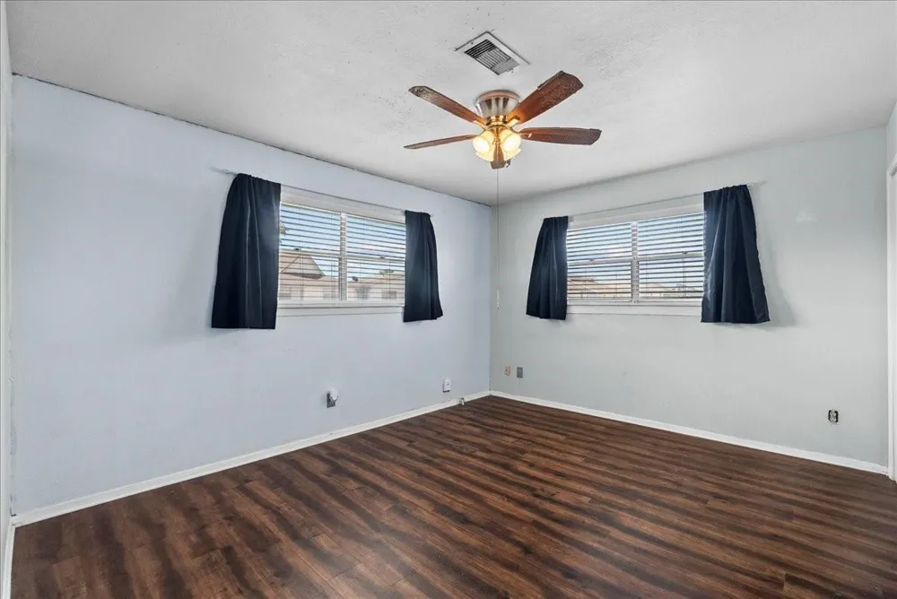 868 Bonita Street Bayou Vista, TX 77563