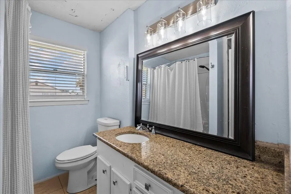 868 Bonita Street Bayou Vista, TX 77563