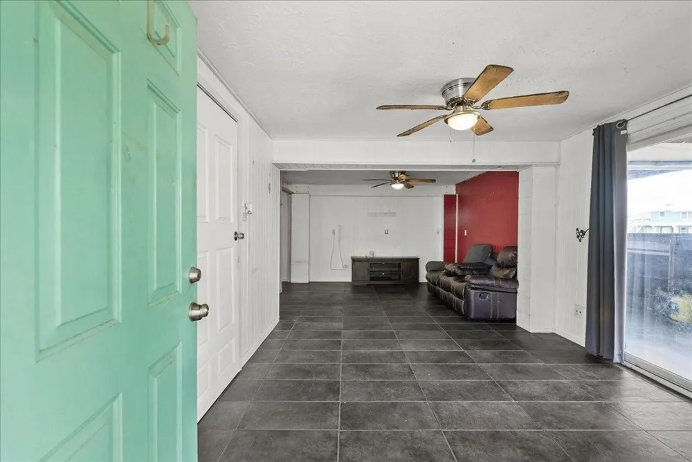 868 Bonita Street Bayou Vista, TX 77563