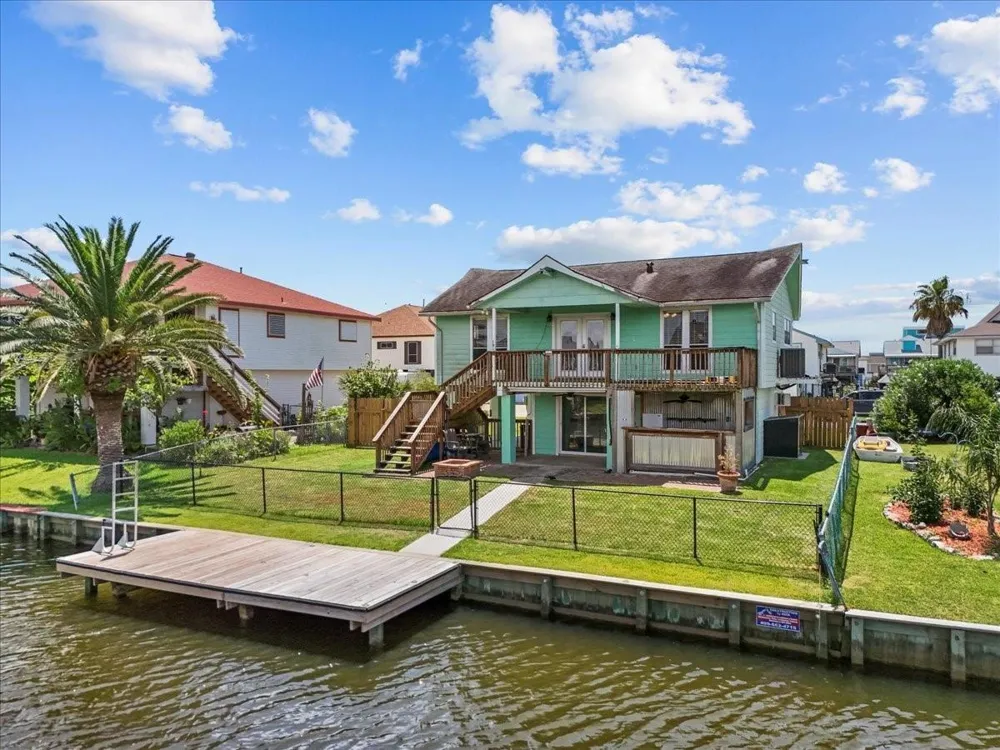 868 Bonita Street Bayou Vista, TX 77563