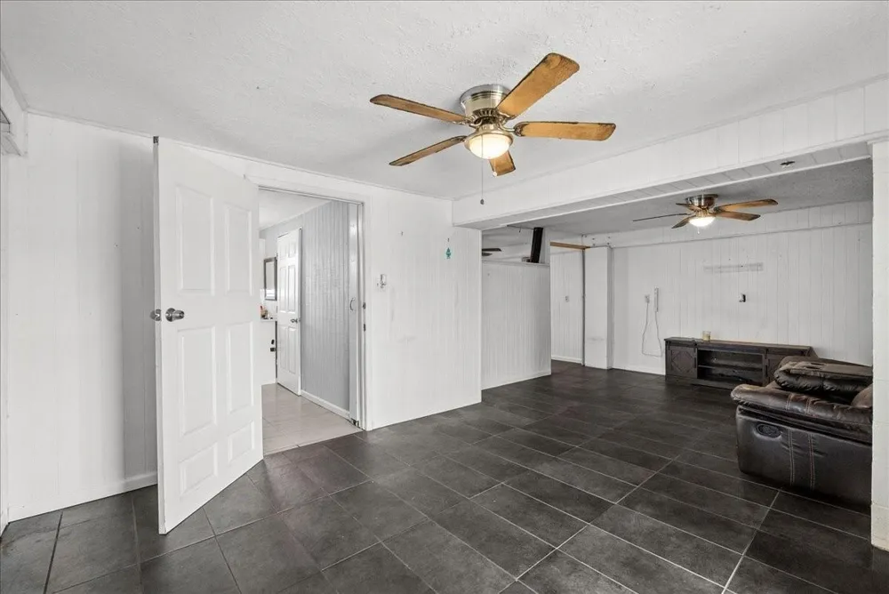 868 Bonita Street Bayou Vista, TX 77563