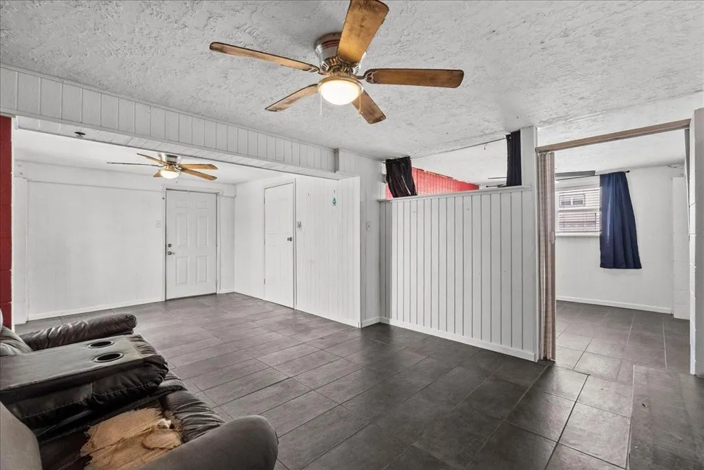 868 Bonita Street Bayou Vista, TX 77563