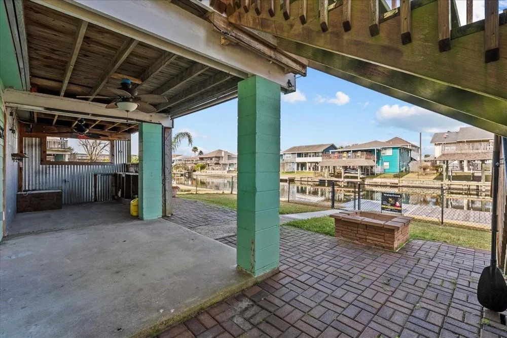 868 Bonita Street Bayou Vista, TX 77563